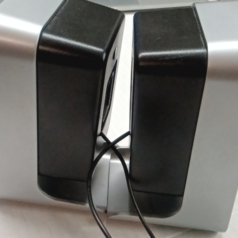 Computer Speakers - Picture 5 of 6